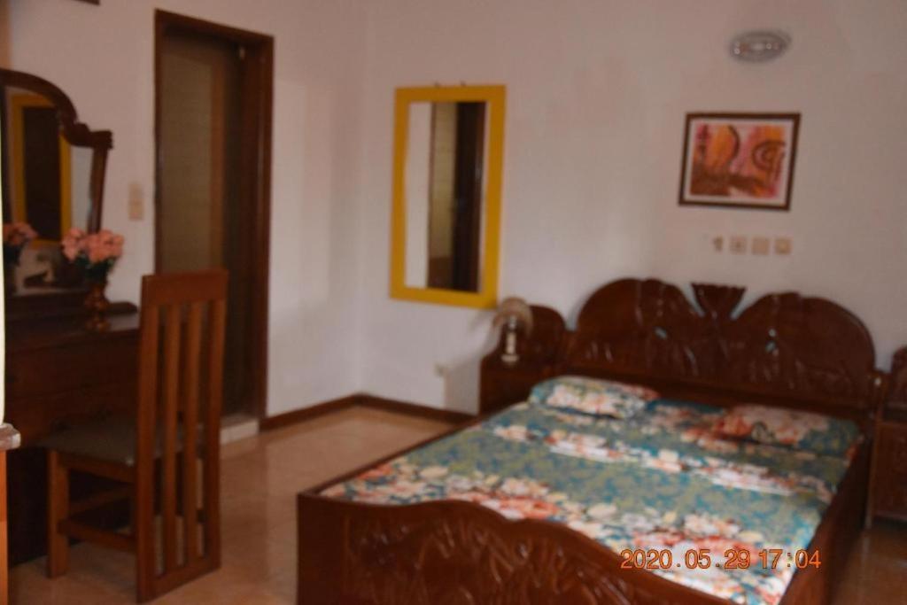 Résidence Hotel Georges Colette Yopougon Esterno foto
